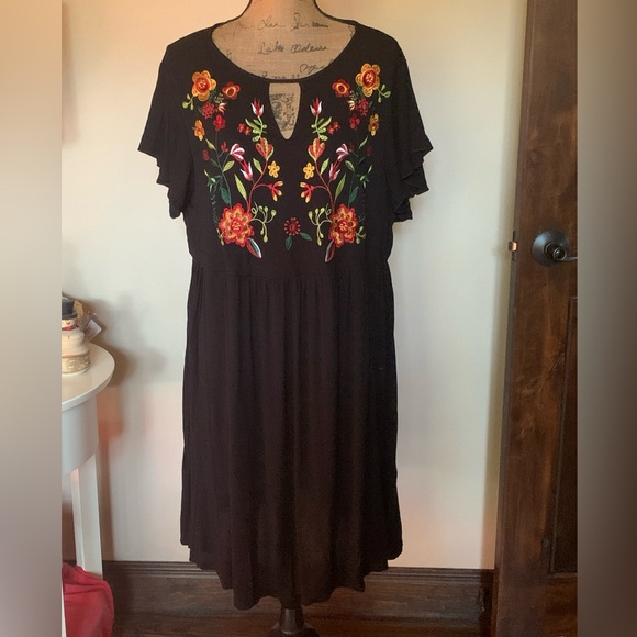 Pretty floral dress-New without tag! - Picture 1 of 3